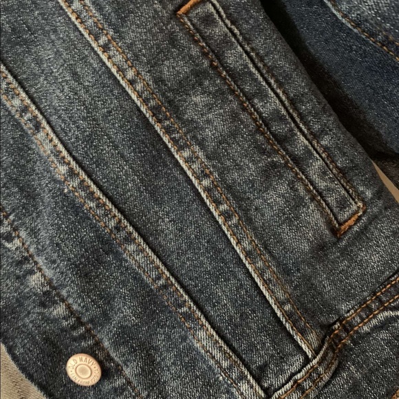 Old Navy jean jacket - Picture 4 of 4